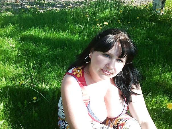11P Busty Russian Woman 589
