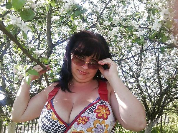 11P Busty Russian Woman 589