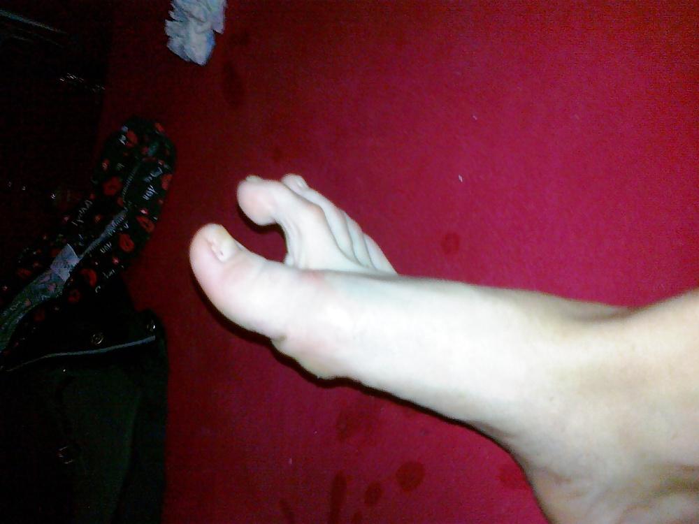 10P Karina 's Feet - Foot model spreads long flexible toes