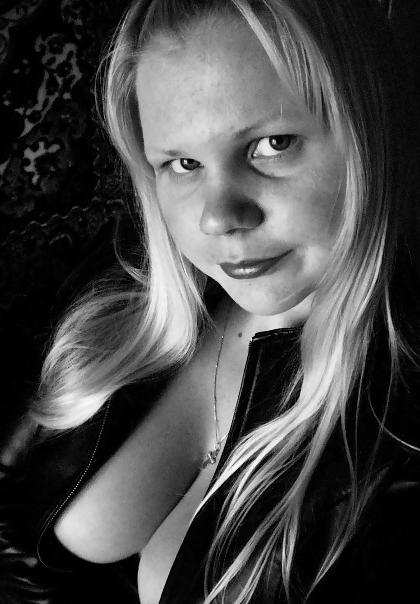 16P Busty Russian Woman 270