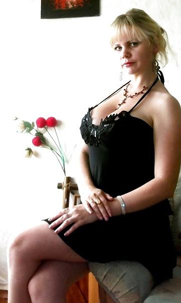 16P Busty Russian Woman 270