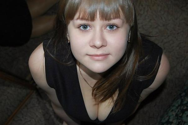 8P Busty Russian Woman 585