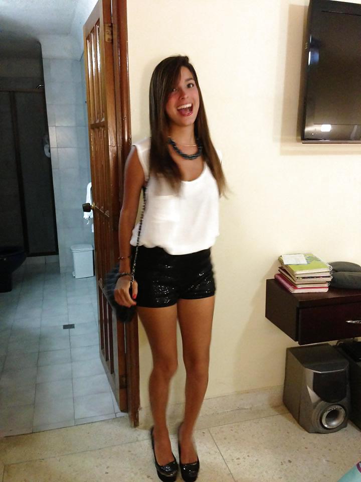 9P Colombian hot babe gorgeous latina