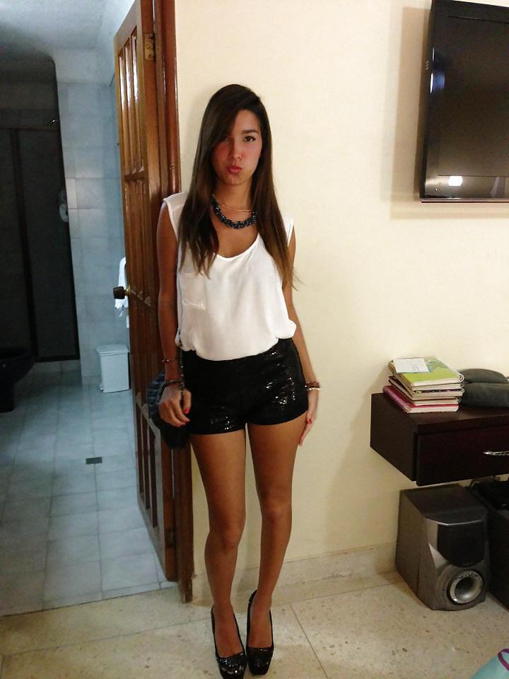 9P Colombian hot babe gorgeous latina