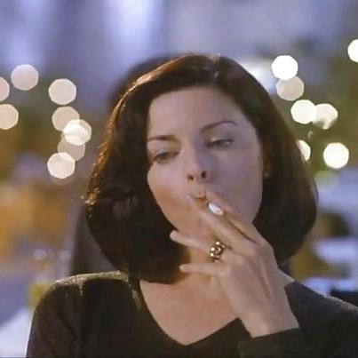22P Smoking Beauty 