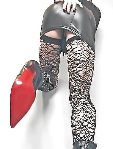 25P Leg Teasing & Self Anal Penetration