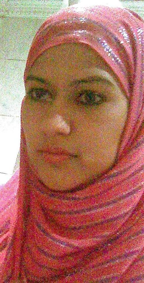 12P Hot muslim uni  slut from london 1