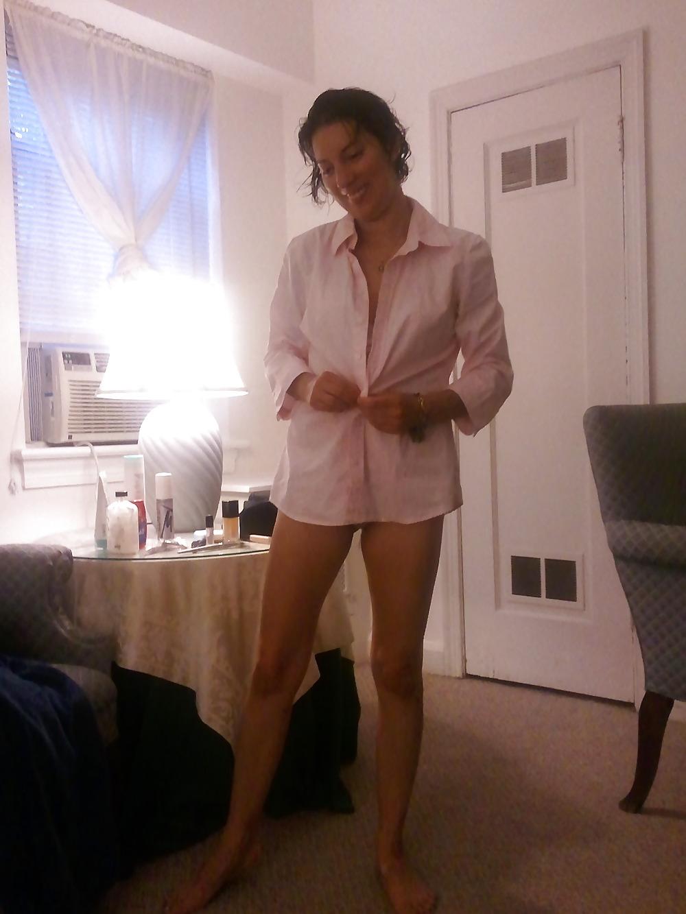 20P Brunette Wife's Self Shots
