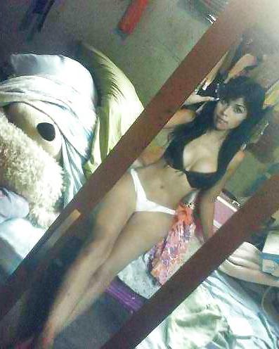 25P Self shot hotties No 39