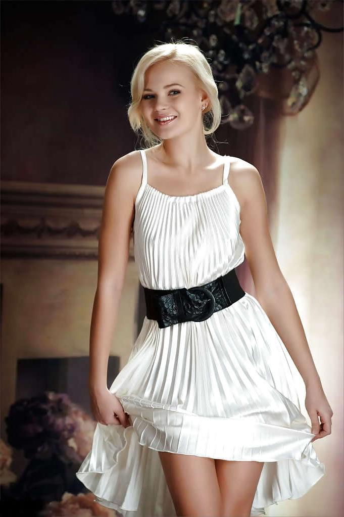 17P The Beauty of Perfect Blonde