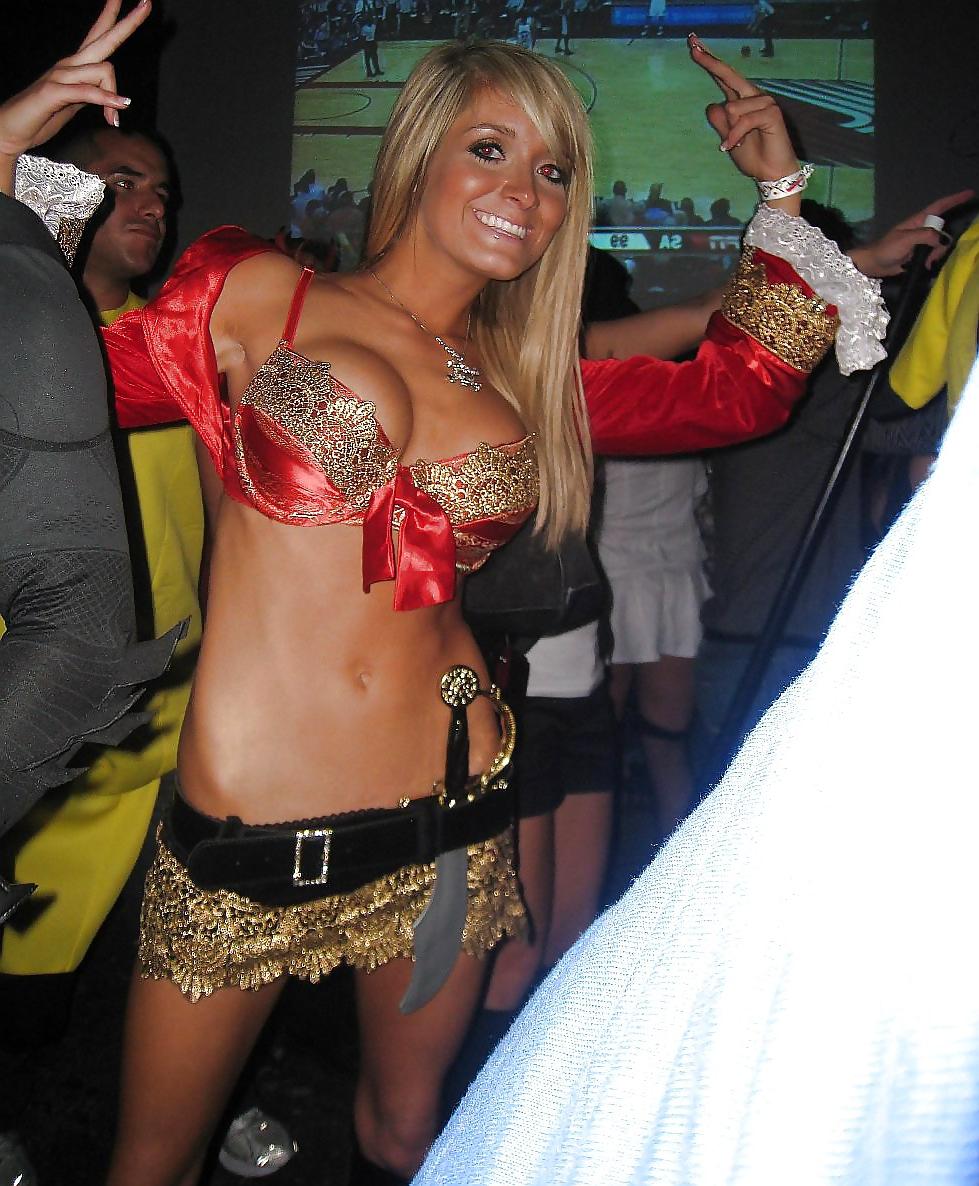 25P Sexy Halloween
