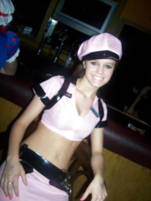 8P Halloween 
