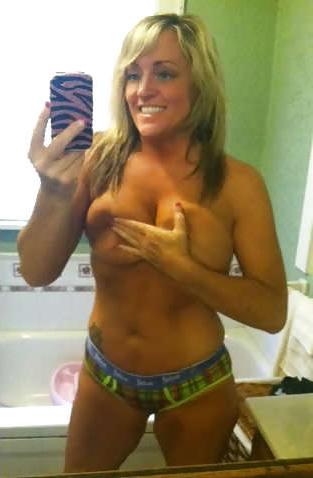 20P Blonde MILF Self Shots