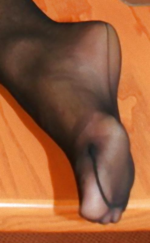 25P Black stockings & foot gallery (hot)