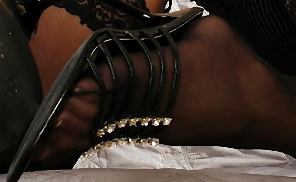 25P Black stockings & foot gallery (hot)