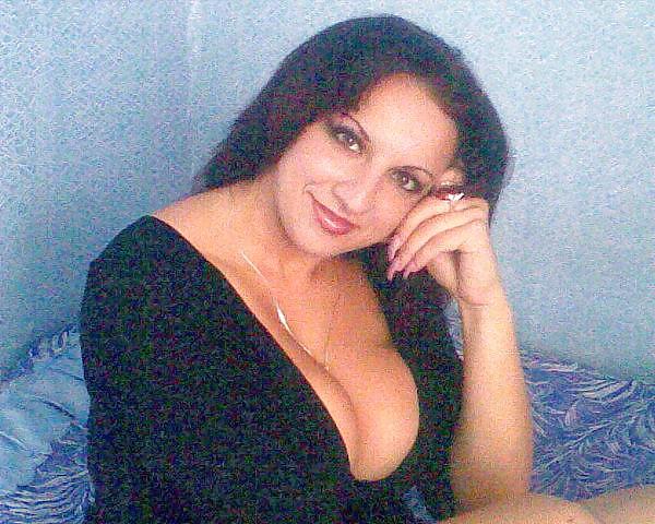20P Busty Russian Woman 363