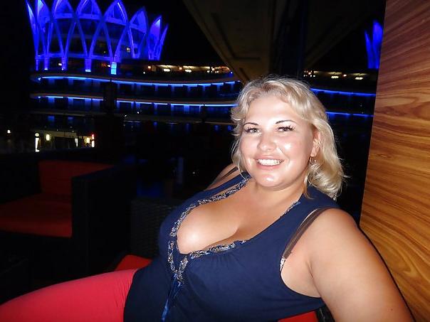 11P Busty Russian Woman 370