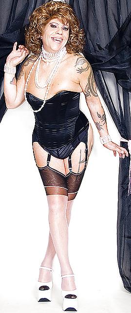 25P I love a tranny in a corset 3