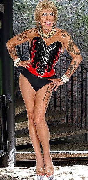 25P I love a tranny in a corset 3