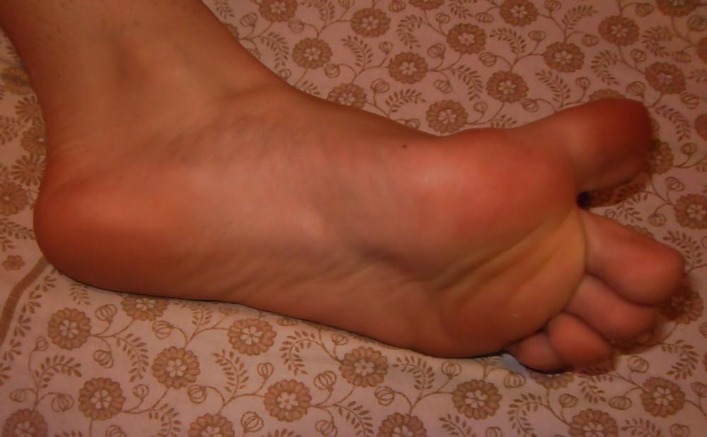 20P Christina 's Feet - Foot models sole + spreads flexible toes
