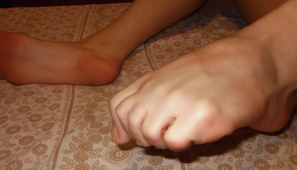 20P Christina 's Feet - Foot models sole + spreads flexible toes