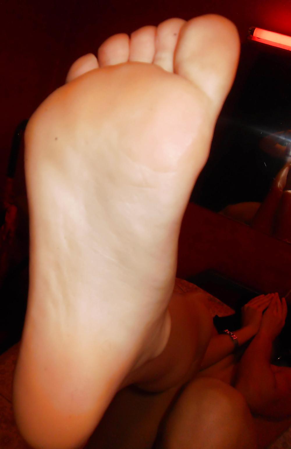 20P Christina 's Feet - Foot models sole + spreads flexible toes