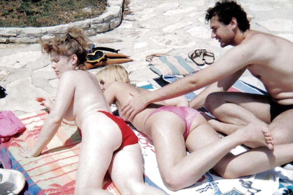 25P The beach 86