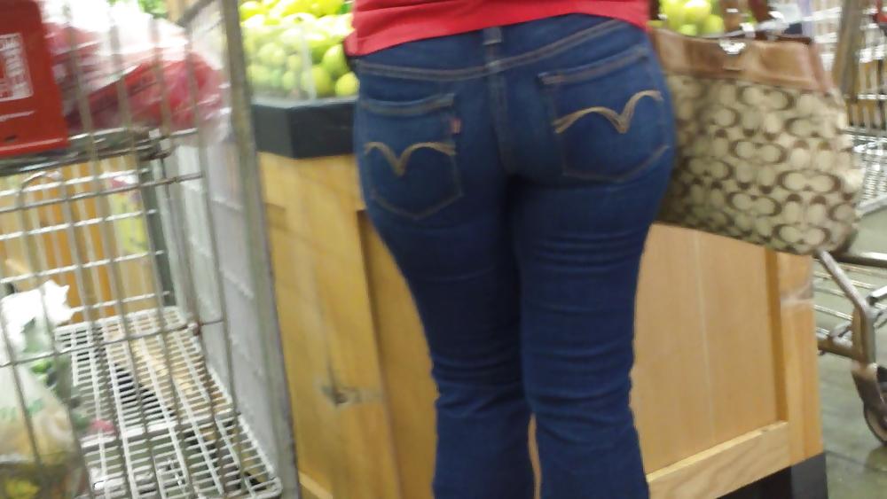 18P Nice big juicy sexy teen ass & butt in blue jeans