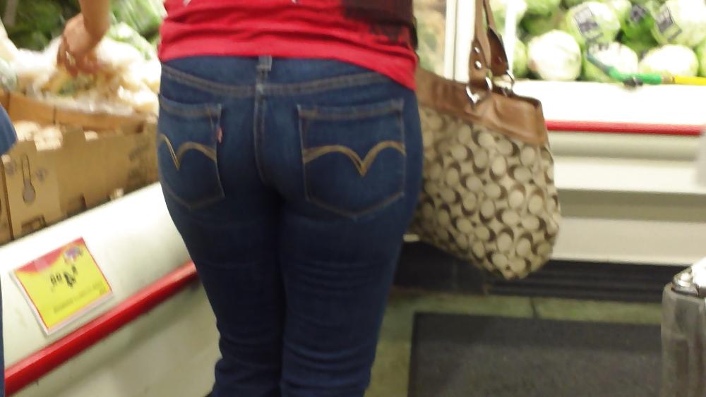 18P Nice big juicy sexy teen ass & butt in blue jeans