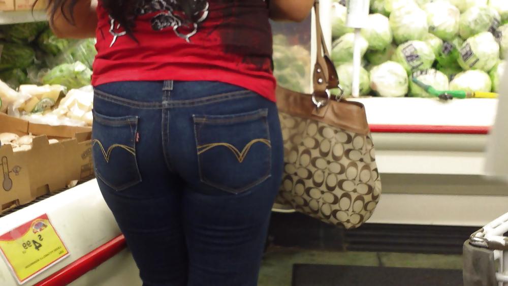 18P Nice big juicy sexy teen ass & butt in blue jeans