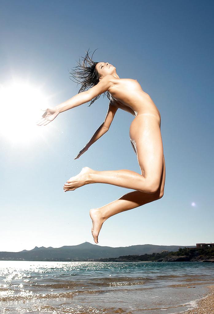 20P JUMP - The Sensual Human Form