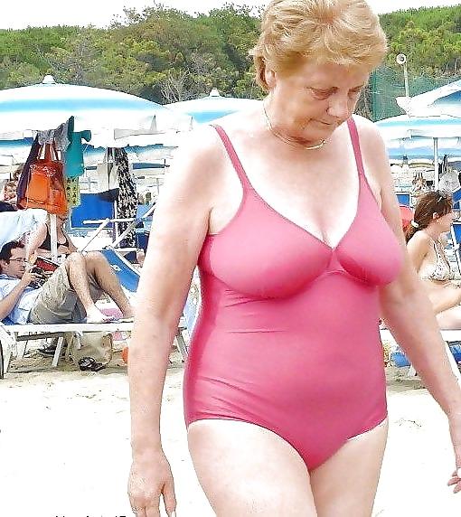 25P Grannies on beach 4