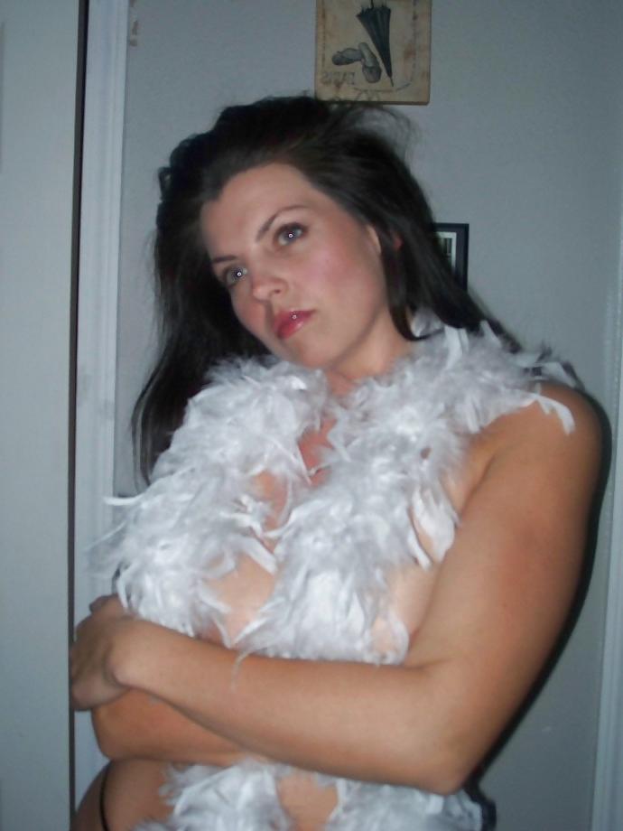 25P A blue eyed milf
