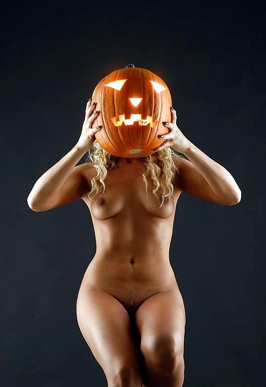 13P HAPPY HALLOWEEN