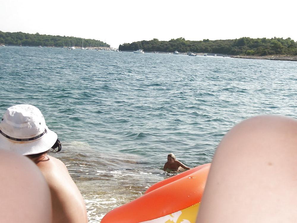 25P Stolen Pics - Group of Girls in Holidays Part 3