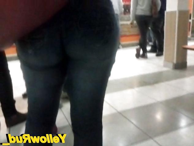 12P Girls at the fast food - BR