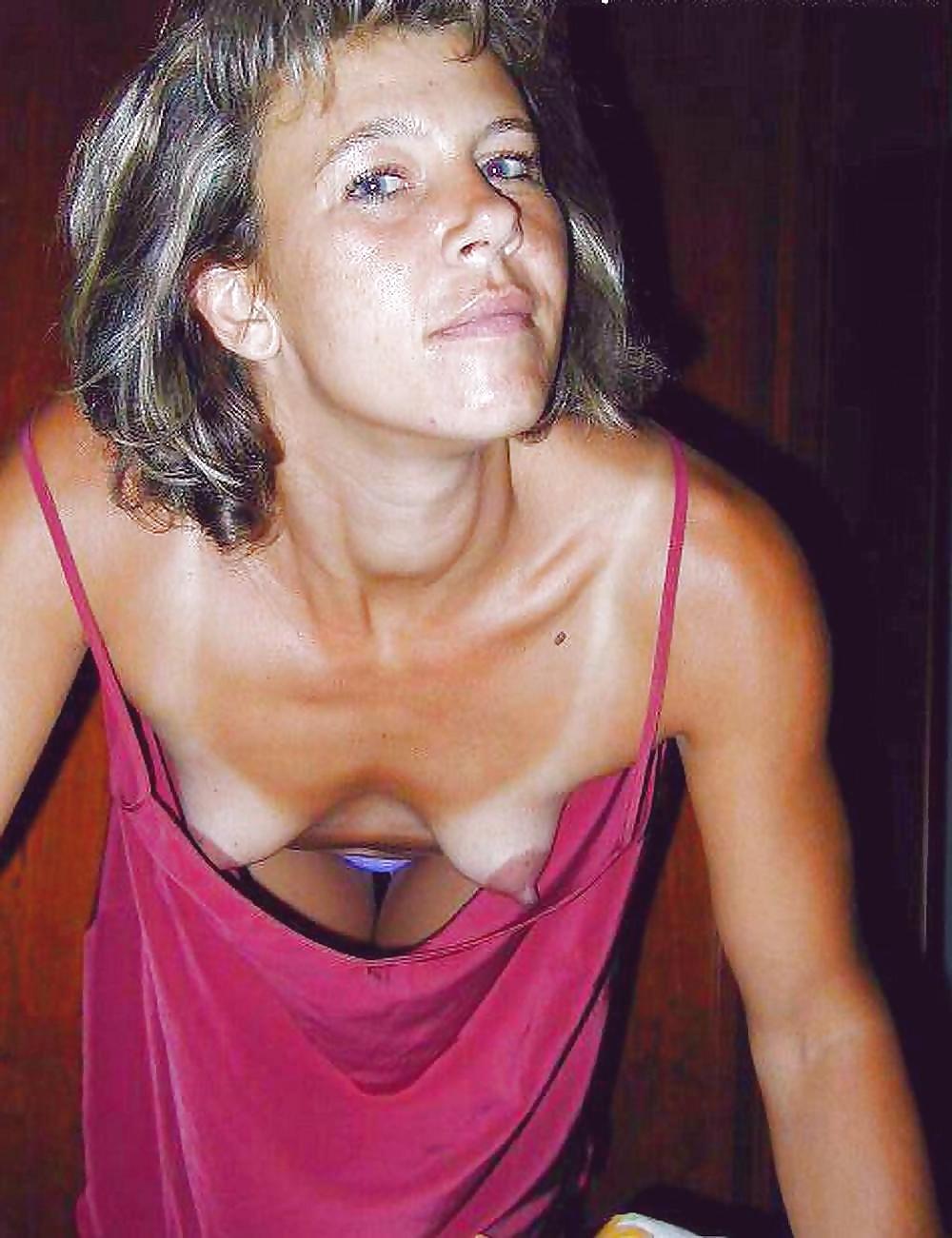 15P Voyeur (downblouse)