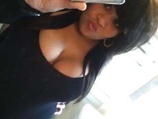 6P Hot woman showing off her bust!
