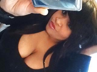 6P Hot woman showing off her bust!