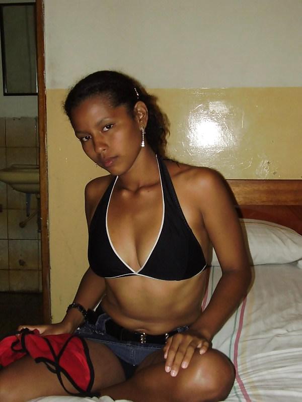 8P The Beauty of Amateur Hairy Black