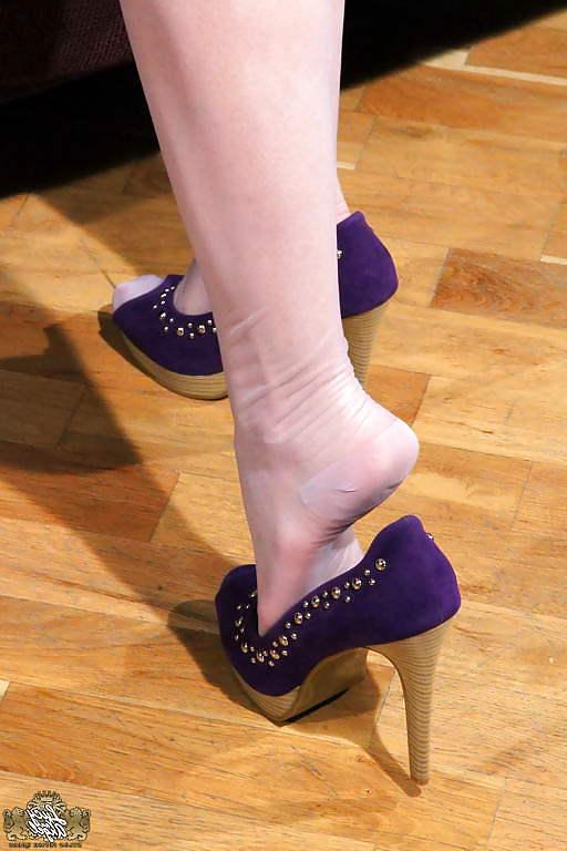 15P Brunette euro babe nylon foot teaser