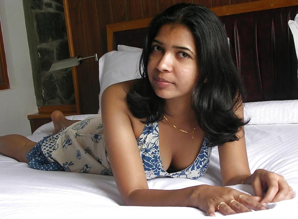 25P Desi cpl thrsme