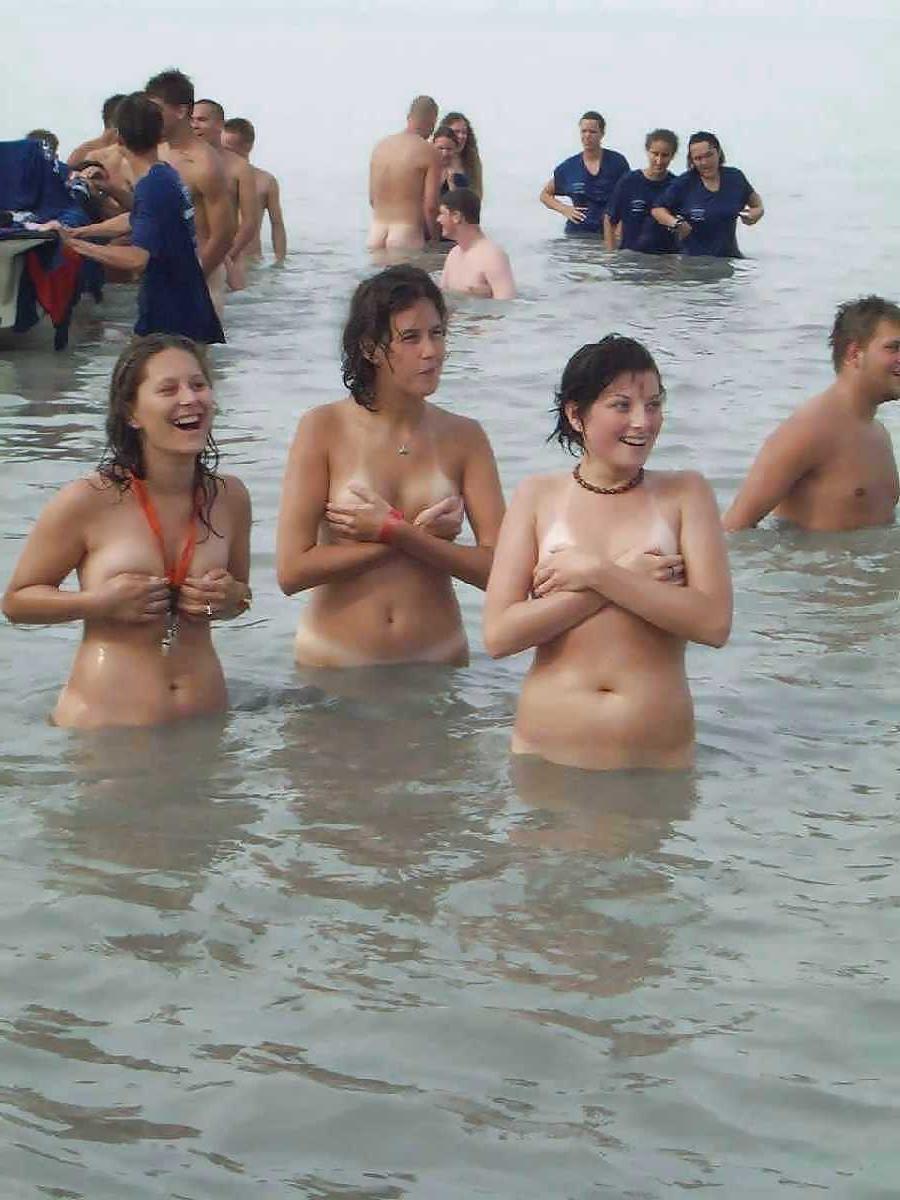 25P PUBLIC NUDE 2