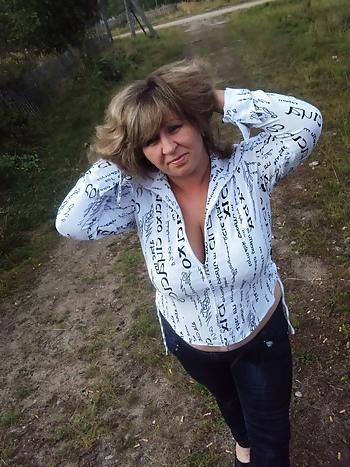 11P Busty Russian Woman 527