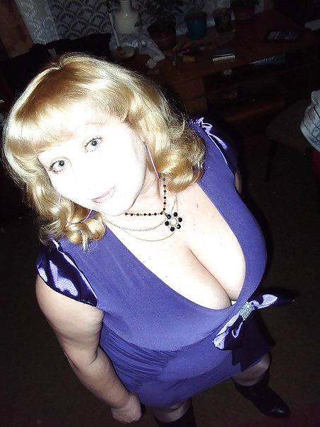 11P Busty Russian Woman 527