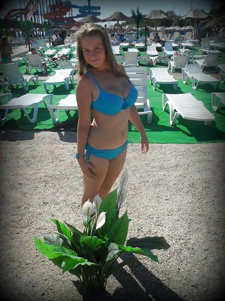 12P Busty Russian Woman 789