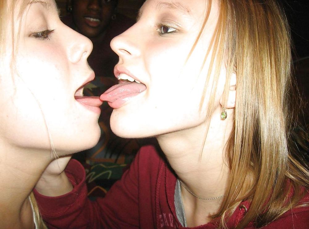 21P More Lesbians and bi girls in love