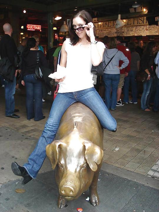 25P Brunette Sexy College Friend Partying