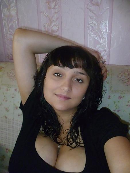 12P Busty Russian Woman 242