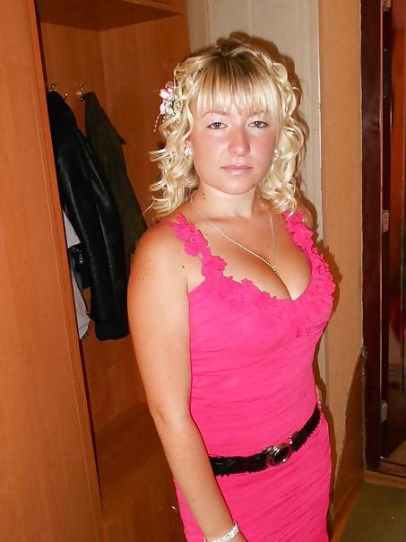 12P Busty Russian Woman 553